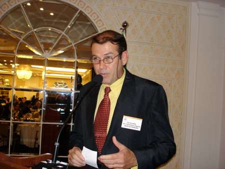 080707 イツベラーバ市の企業誘致案内を行なうマルシオ代表 080707 イツベラーバ市の企業誘致案内を行なうマルシオ代表