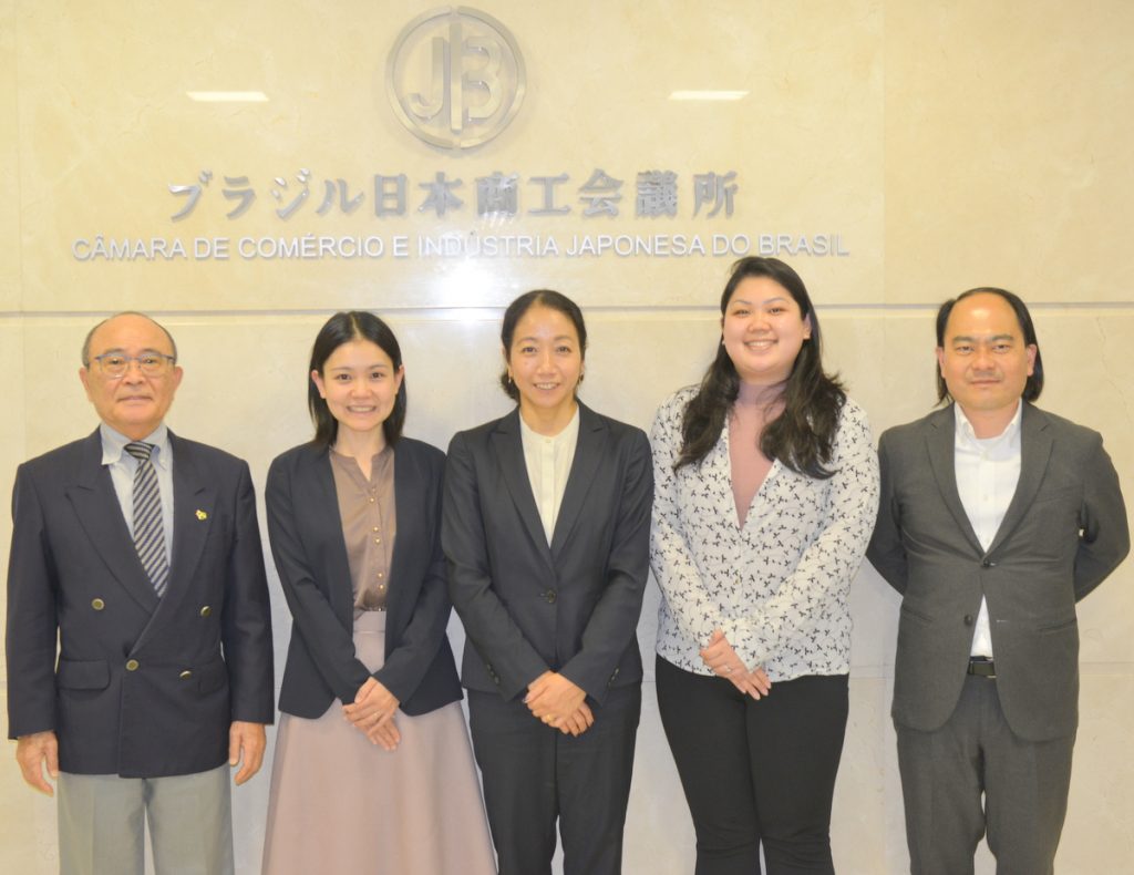 吉田佳代副領事と菊池曉子副領事が訪問