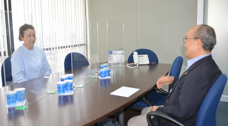 裏千家が小寺新会頭宛て初釜の招待状を持参