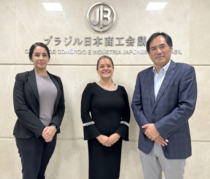 Madrona Fialho AdvogadosのPriscilla Caldeira CarboneパートナーとMariana Siqueira労働法担当弁護士が訪問