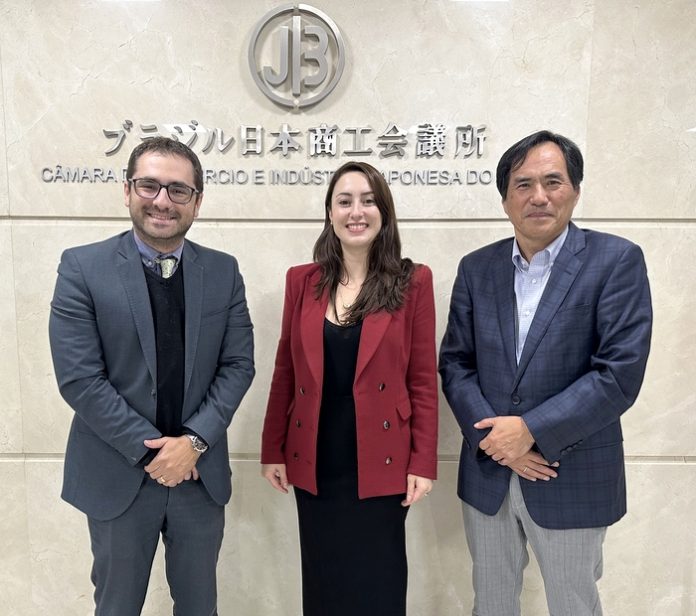 パラナ日伯商工会議所の山崎法務担当理事が訪問