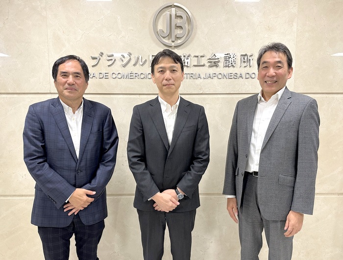 異業種交流委員会の渡辺優二委員長と長野昌幸副委員長が訪問