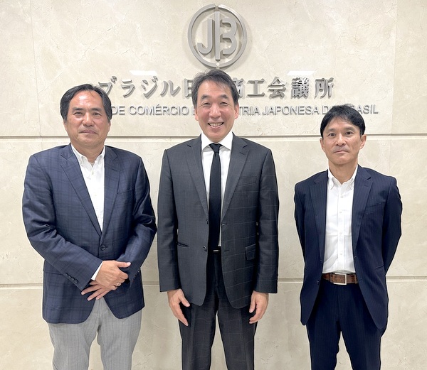 三井住友海上ブラジルの長野昌幸社長と後任の河崎 宏一社長が訪問