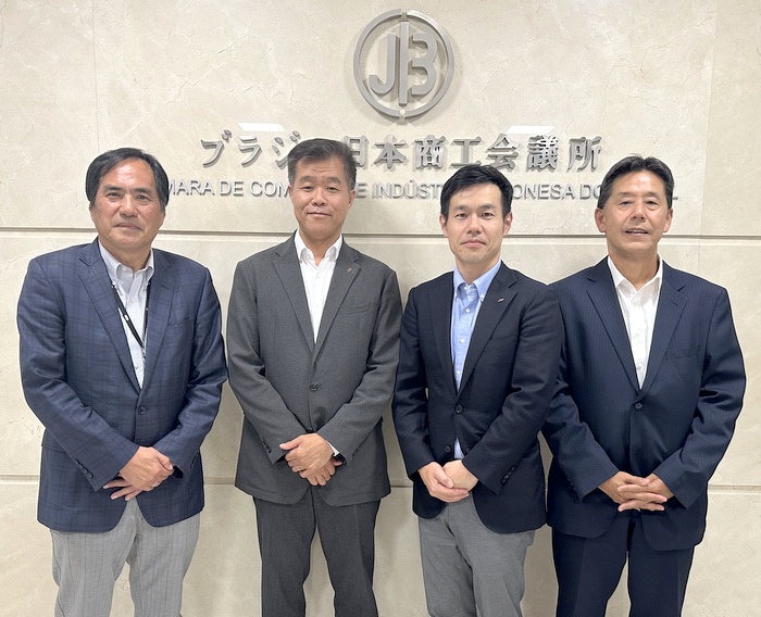 フジアルテ株式会社一行が訪問