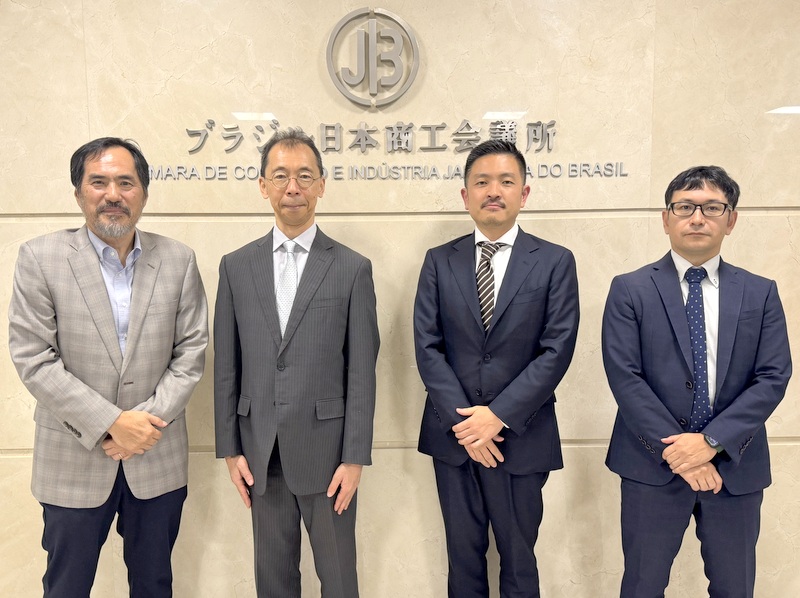 清水総領事、井出領事並びに服部領事が訪問